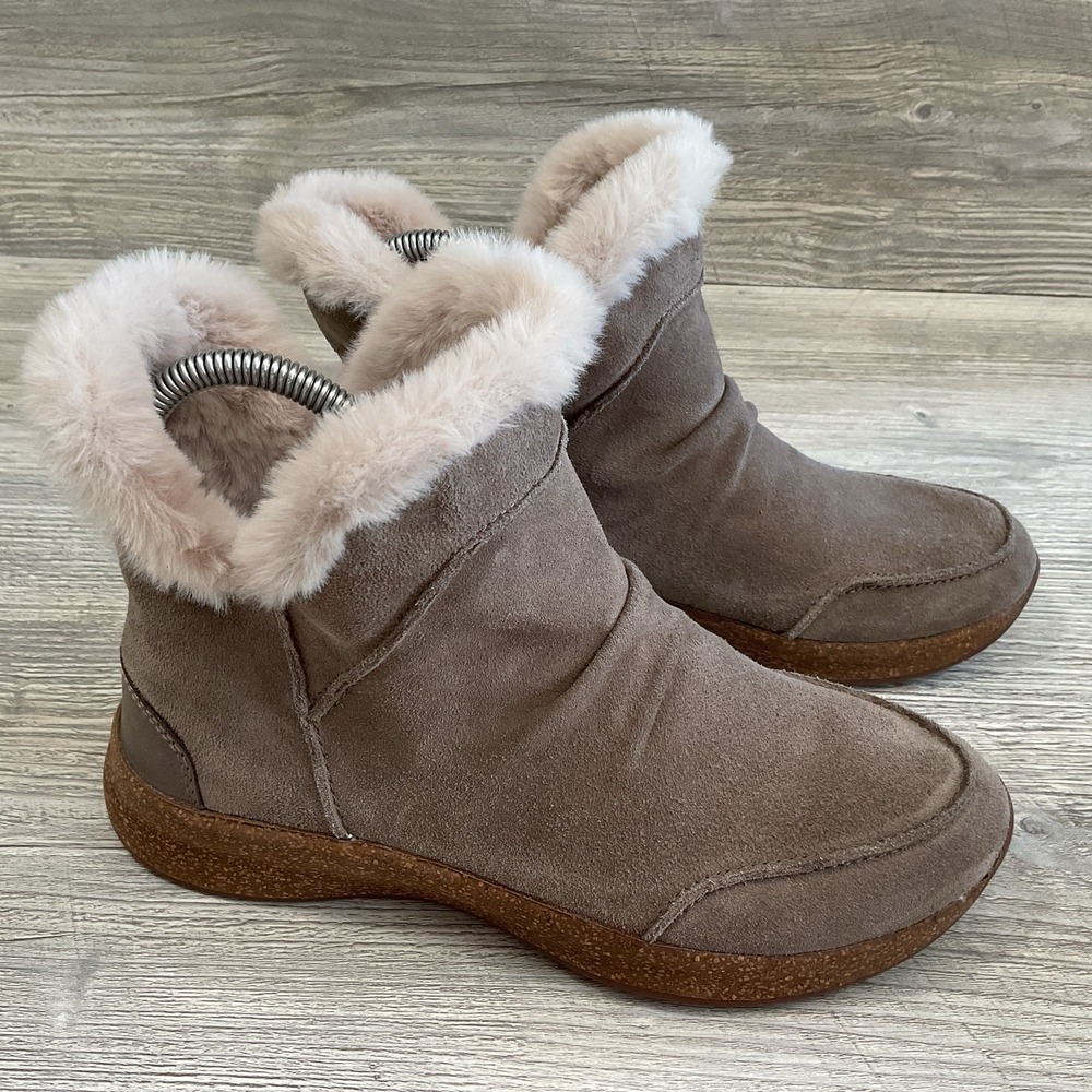Taos Future 14066 Suede Faux Fur Lined Pull On Booties Boots Womens Size 6 NEW